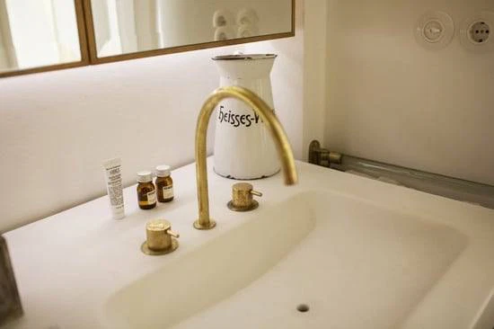 Brass taps & Bathroom Fittings